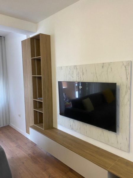 Tirane, jepet me qera apartament 1+1 Kati 3, 75 m² 450 € ( JEPET ME QERA SUPER APARTAMENT 1+1 NË 5 MAJ – PAS CONCORDIT!)