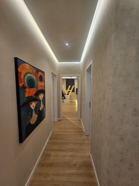 Tirane, shitet apartament 2+1+Ballkon Kati 3, 106 m² 265.000 € (PAZARI RI)