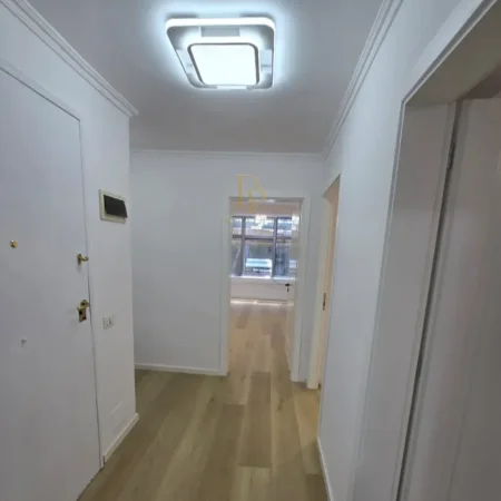 Tirane, shitet apartament 2+1+Ballkon Kati 2, 75 m² 188.000 € (PRane Spitalit Gjerman)