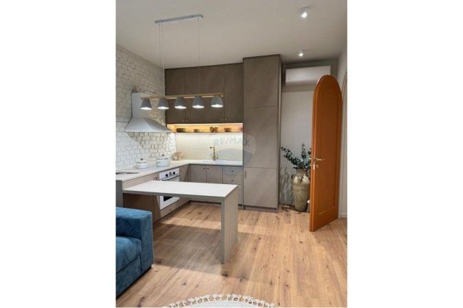 Tirane, jepet me qera apartament 2+1+Ballkon Kati 3, 100 m² 900 € (Myslym SHyr)