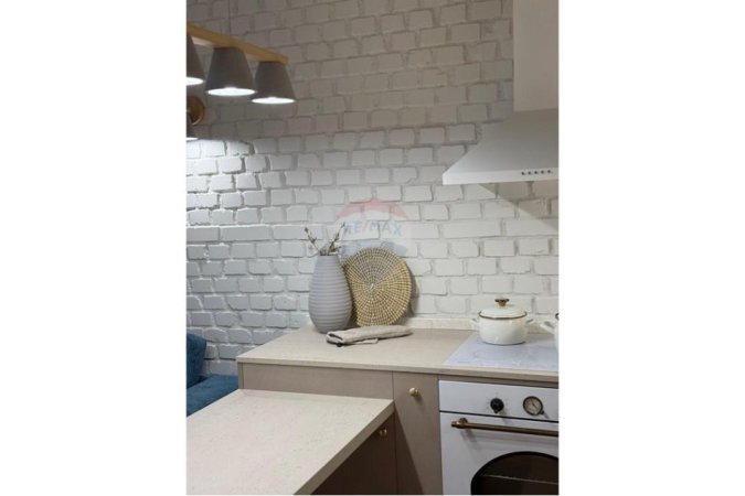 Tirane, jepet me qera apartament 2+1+Ballkon Kati 3, 100 m² 900 € (Myslym SHyr)