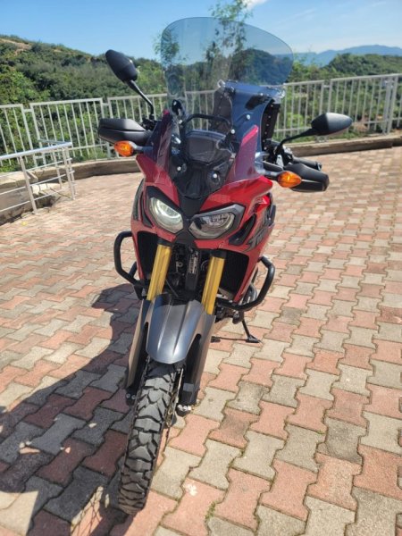 Tirane, shes HONDA , e kuqe 21.000 km 11.300 €