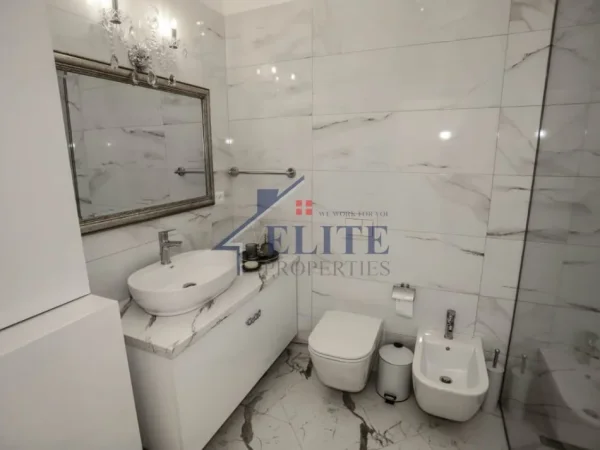 Tirane, jepet me qera apartament 1+1+Ballkon Kati 6, 78 m² 820 € (Square 21)