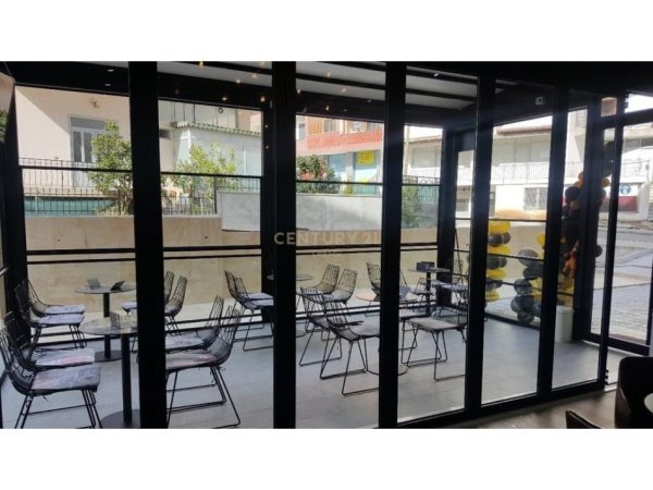 Tirane, shitet bar-kafe Kati 1, 62 m² 130.000 € (fresk)