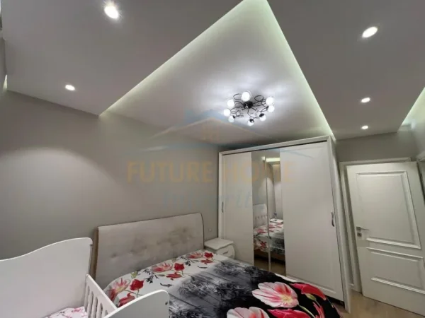 Tirane, shitet apartament 2+1 Kati 3, 117 m² 250.000 € (Shitet, Apartament 2+1+2, Pazari i Ri, Tiranë.)