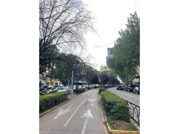 Tirane, shitet apartament 3+1 , 115 m² 250.000 € (rruga e kavajes)