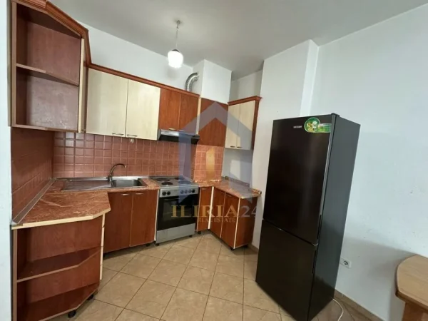 Tirane, shes 1+1 Kati 4, 67 m² 115.000 € (Rruga 5 Maji)
