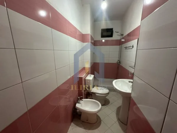 Tirane, shes 1+1 Kati 4, 67 m² 115.000 € (Rruga 5 Maji)