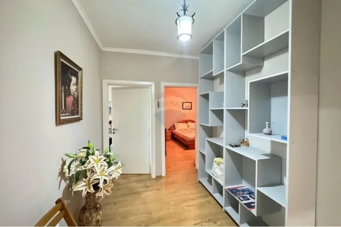 Tirane, shitet apartament 3+1 Kati 5, 78 m² 135.000 € (Rruga Irfan Tomini , Selite)