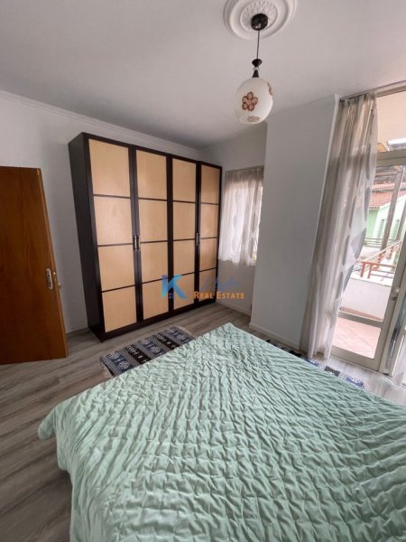 Tirane, shes apartament 1+1+Ballkon Kati 1, 92 m² 145.000 € (Liqeni i Thatë, Rruga Peti)