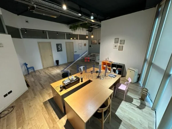 Tirane, jepet me qera zyre Kati 3, 52 m² 1.500 € (Myslym Shyri)