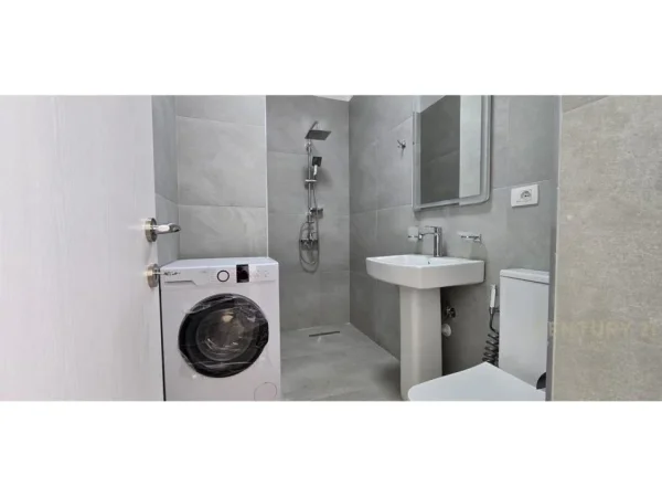 Tirane, shitet apartament 2+1 Kati 7, 98 m² 148.000 € 