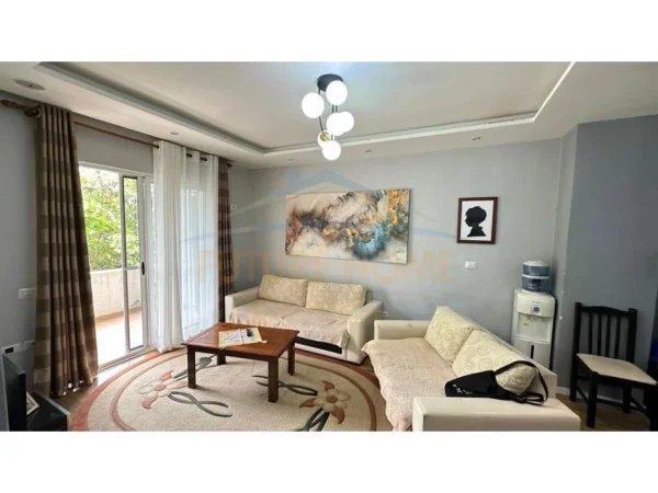 Tirane, jap me qera apartament 2+1 Kati 4, 94 m² 400 € (FRESK)