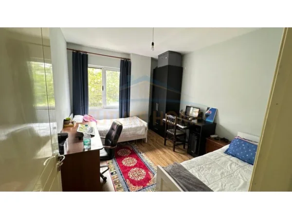 Tirane, jap me qera apartament 2+1 Kati 4, 94 m² 400 € (FRESK)