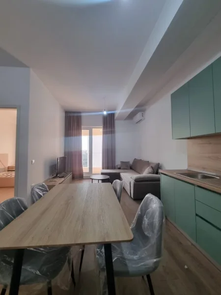Tirane, jepet me qera apartament 1+1+Aneks+Ballkon Kati 5, 60 m² 400 € (ali demi)