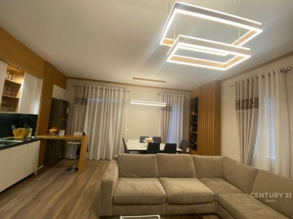 Tirane, shitet apartament 2+1 , 117 m² 207.000 € 