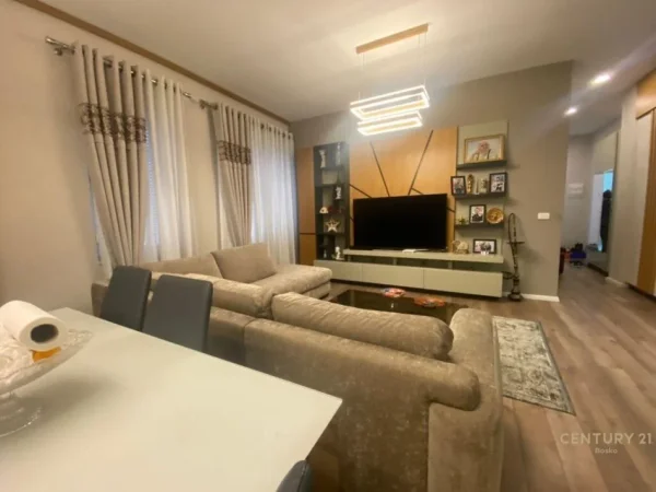 Tirane, shitet apartament 2+1 , 117 m² 207.000 € 