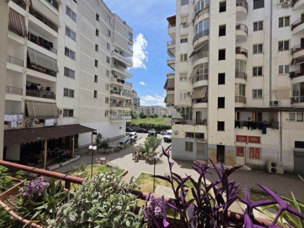 Tirane, shes apartament 2+1 Kati 1, 101 m² 135.000 € (Yzberisht)