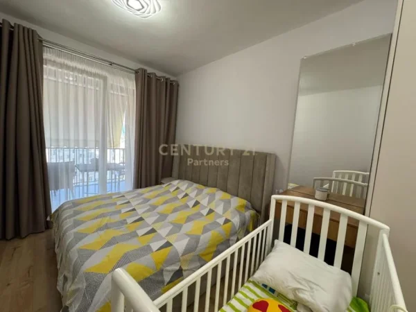 Tirane, shitet apartament 2+1+Ballkon Kati 9, 95 m² 135.000 € (Grand Gallery , Yzberisht)