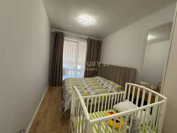 Tirane, shitet apartament 2+1+Ballkon Kati 9, 95 m² 135.000 € (Grand Gallery , Yzberisht)