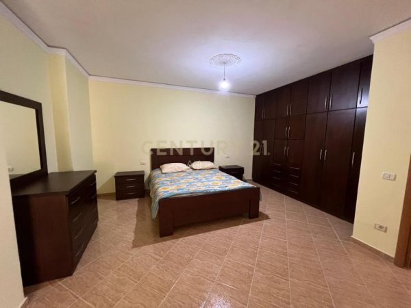 Durres Plazh, jepet me qera apartament 2+1 Kati 2, 122 m² 600 € (Plazh Rrota kuqe)