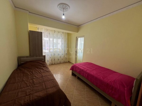 Durres Plazh, jepet me qera apartament 2+1 Kati 2, 122 m² 600 € (Plazh Rrota kuqe)