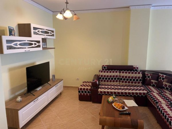 Durres Plazh, jepet me qera apartament 2+1 Kati 2, 122 m² 600 € (Plazh Rrota kuqe)