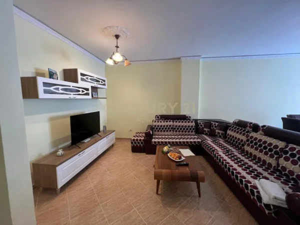 Durres Plazh, jepet me qera apartament 2+1 Kati 2, 122 m² 600 € (Plazh Rrota kuqe)