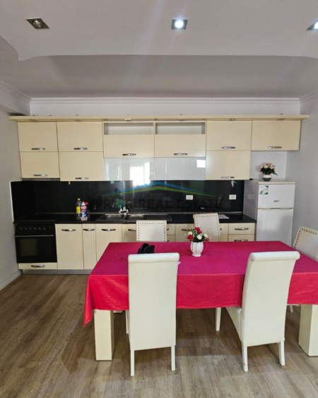Tirane, shitet apartament 2+1+Ballkon Kati 3, 91 m² 123.000 € (Fresku)