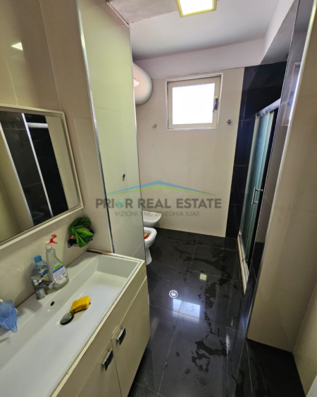 Tirane, shitet apartament 2+1+Ballkon Kati 3, 91 m² 123.000 € (Fresku)