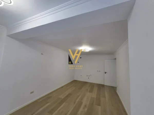 Tirane, shitet apartament 2+1+Ballkon Kati 2, 75 m² 188.000 € (RRUGA KAVAJES)