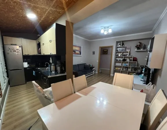 Tirane, jepet me qera 2+1+Ballkon Kati 6, 98 m² 500 € (Kompleksi Fratari Astir)