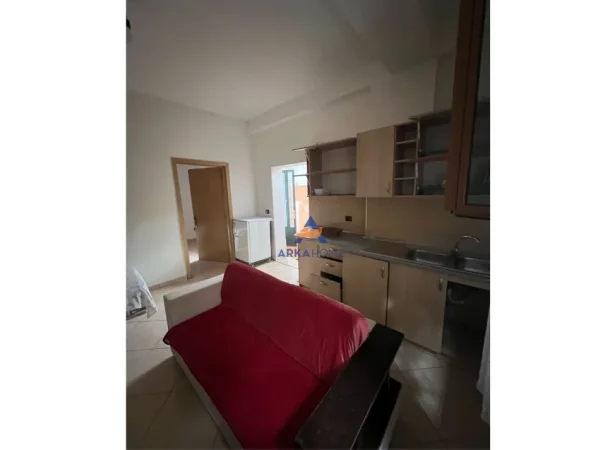 Tirane, jepet me qera apartament Kati 1, 45 m² 300 € (TEK UNIVERSITETI “MARIN BARLETI.)