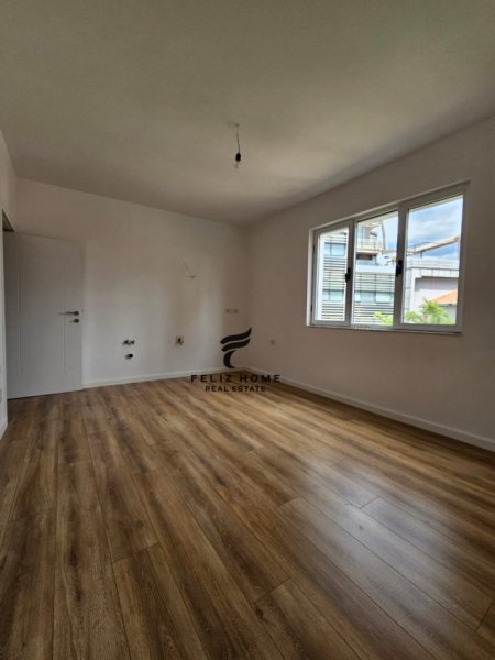 Tirane, shitet apartament 1+1 Kati 4, 45 m² 130.000 € (QENDER)