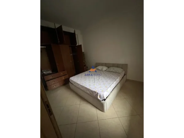 Tirane, jepet me qera apartament Kati 1, 45 m² 300 € (TEK UNIVERSITETI “MARIN BARLETI.)