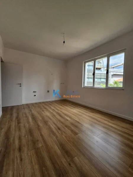 Tirane, shitet apartament 1+1 Kati 4, 45 m² 130.000 € (Qendër, Tiranë)