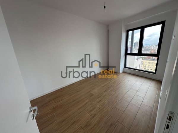 Tirane, jepet me qera zyre Kati 9, 90 m² 700 € (Pazari i Ri)