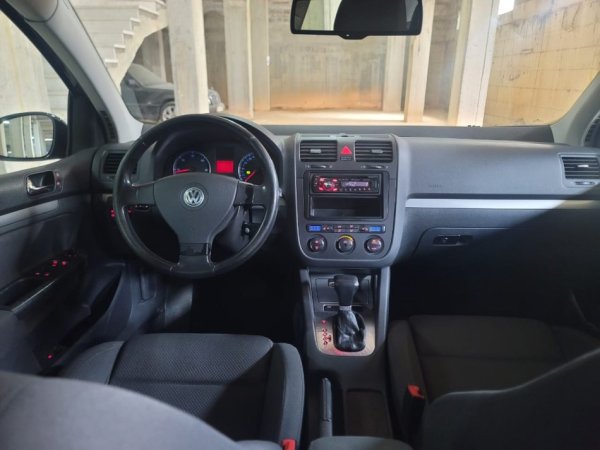 Tirane, shitet makine GOLF 5 Nafte, blu automatik Kondicioner 240.000 km 4.650 €