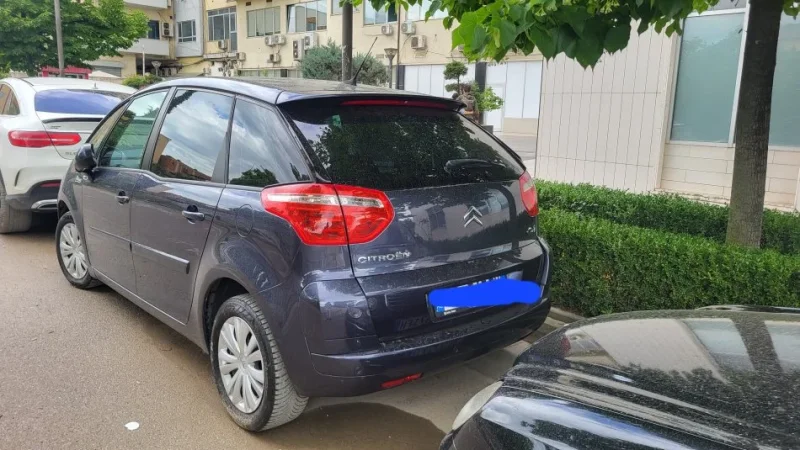 Tirane, shes makine Citroen c4 Picasso 2010 Nafte, blu automatik 187.000 km 3.800 €