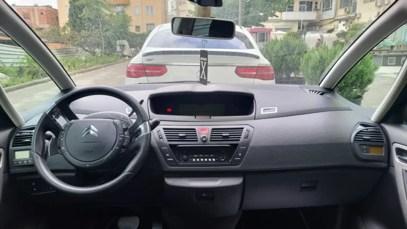 Tirane, shes makine Citroen c4 Picasso 2010 Nafte, blu automatik 187.000 km 3.800 €
