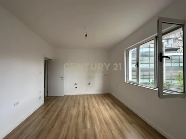 Tirane, shitet apartament 1+1 Kati 4, 45 m² 130.000 € (Qender)