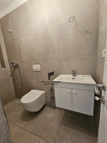 Tirane, shitet garsonier 1+1 Kati 4, 31 m² 93.000 € (QENDER)