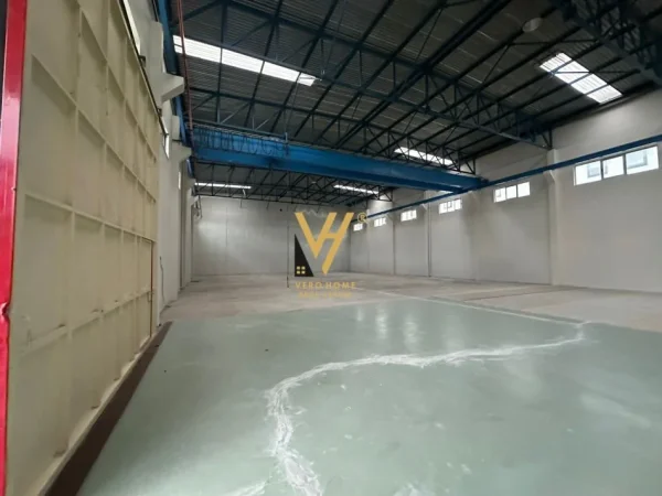 Tirane, jepet me qera magazine Kati 0, 850 m² 5.000 € (PICAR)