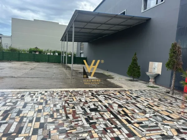 Tirane, jepet me qera magazine Kati 0, 850 m² 5.000 € (PICAR)