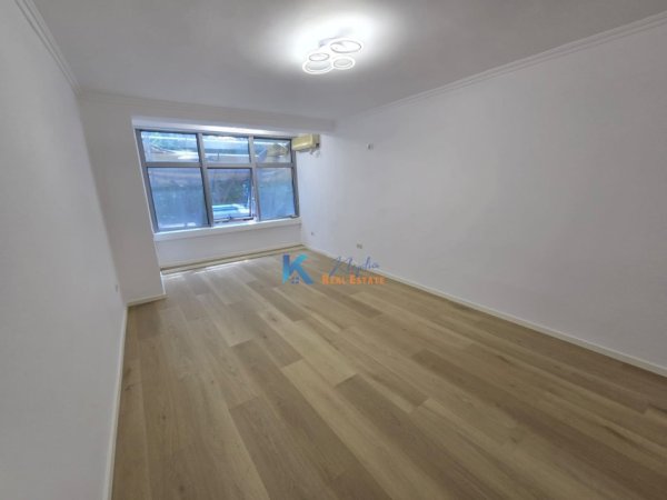 Tirane, shitet apartament 2+1 Kati 2, 75 m² 188.000 € (21 Dhjetori, buzë rrugës kryesore)