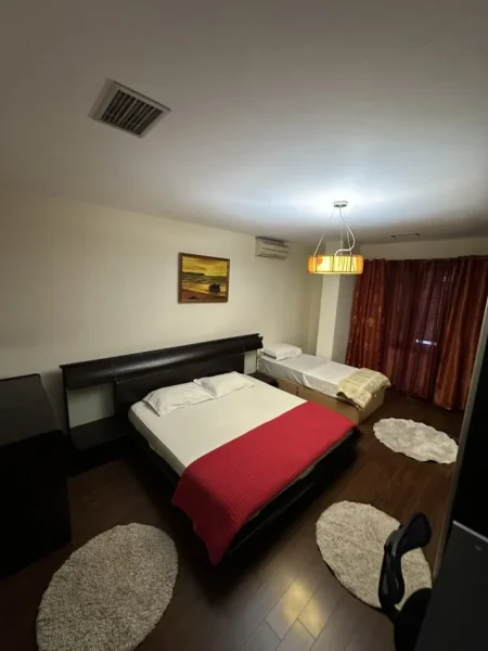 Tirane, jepet me qera apartament 1+1+Ballkon Kati 5, 82 m² 550 € (Rruga kavajes)