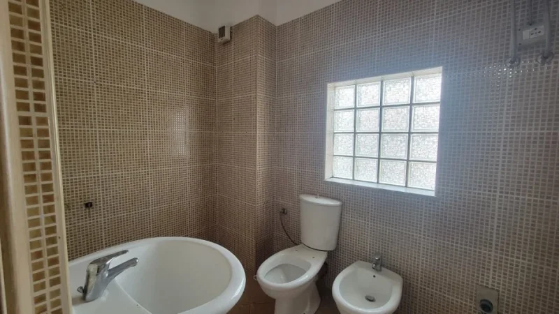 Tirane, jap me qera apartament 3+1 Kati 4, 100 m² 500 € (Mihal grameno)