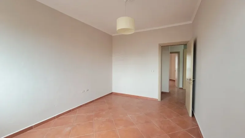 Tirane, jap me qera apartament 3+1 Kati 4, 100 m² 500 € (Mihal grameno)