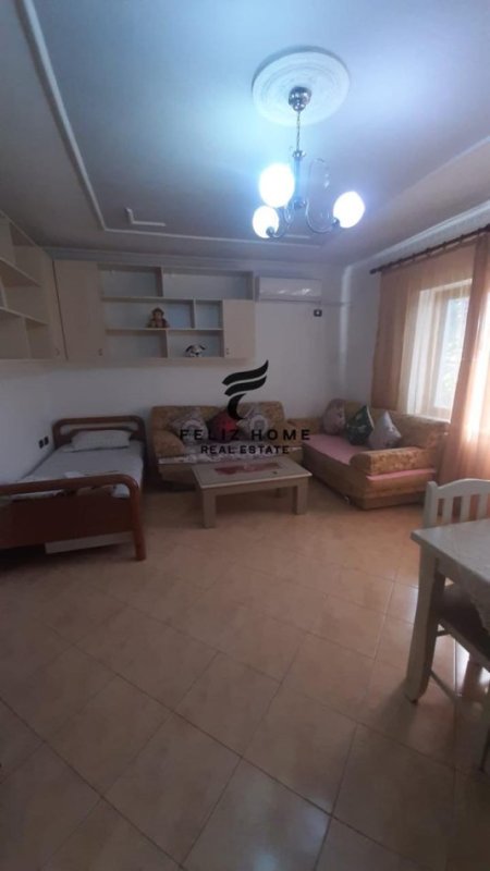 Tirane, jepet me qera apartament 1+1 Kati 1, 72 m² 500 € (BULEVARDI BAJRAM CURRI)
