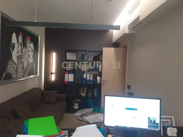 Tirane, jap me qera ambjent biznesi , 35 m² 600 € (Myslym Shyri)